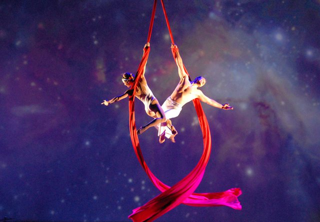 CirquedelaSymphony_Alexander Streltsov & Christine Van Loo - Aerial Duo.jpg