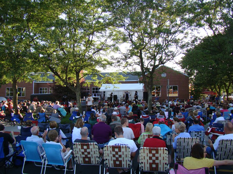 Music on the Lawn_Grandview Library.JPG