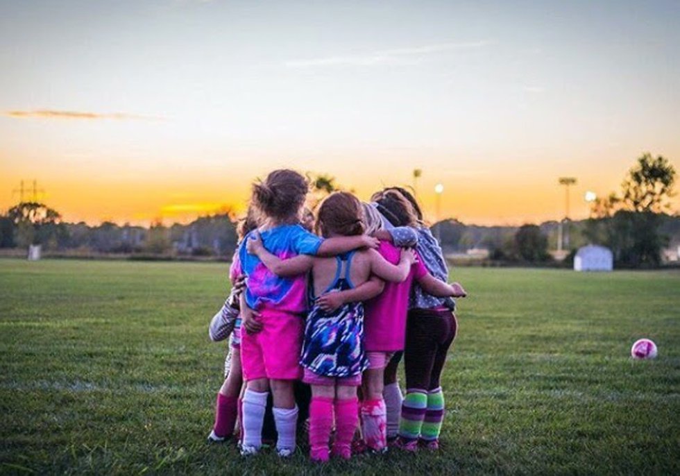 Soccer little girls huddle 2017 (002).jpg
