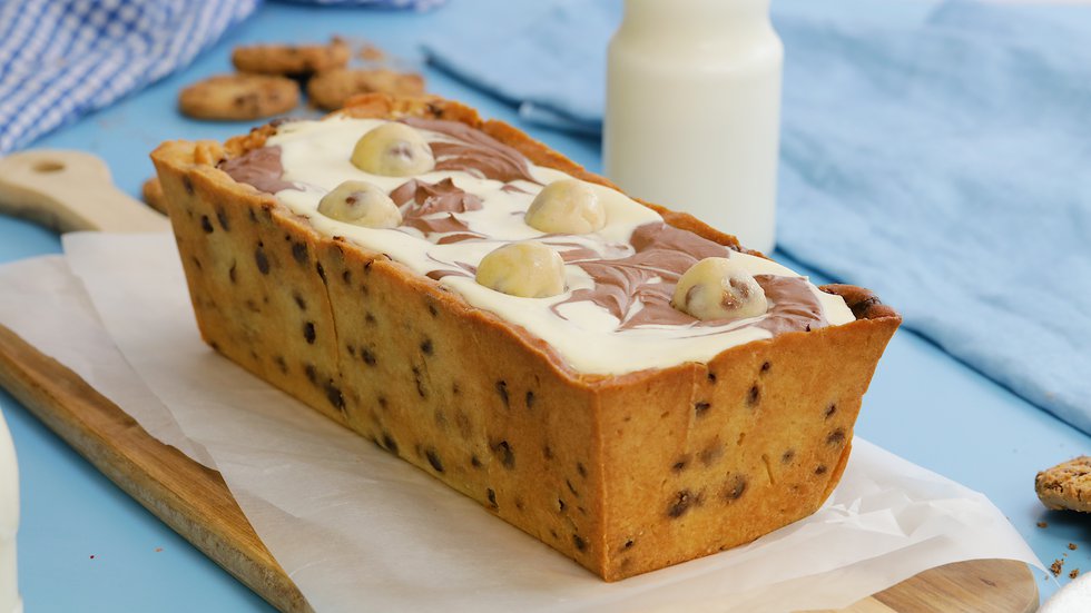 879d4dca-marbled_chocolate_chip_cookie_dough_loaf_l.jpg