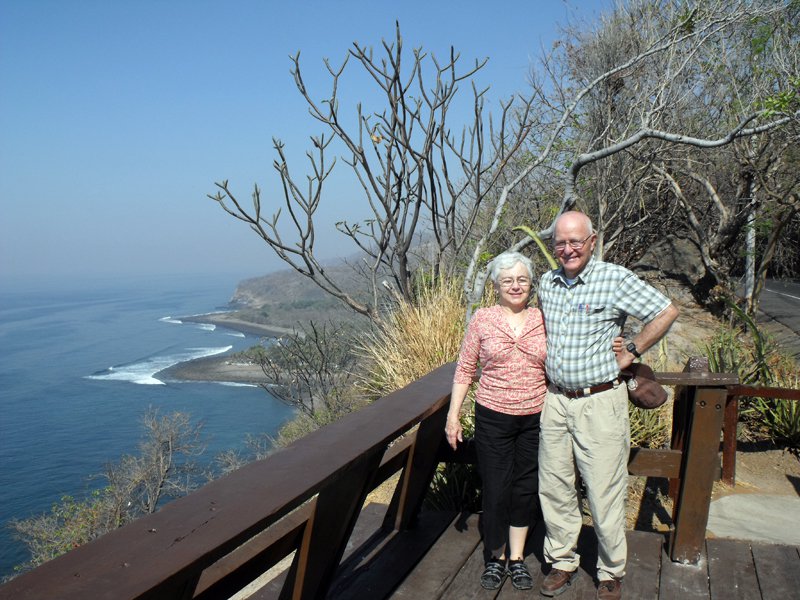 Dave & Dorothy coast overview - El Salvador.jpg