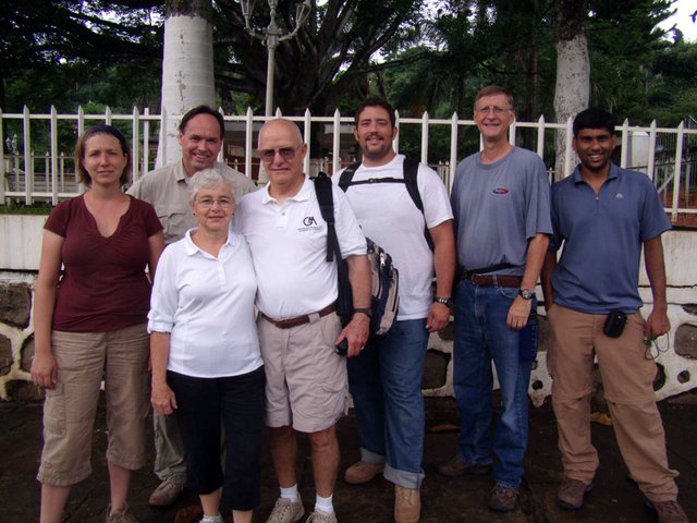 First group 2008 by churchyard - El Salvador.jpg