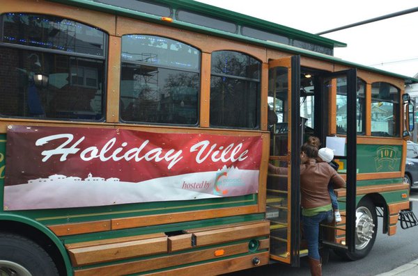 holidayville trolley.jpg